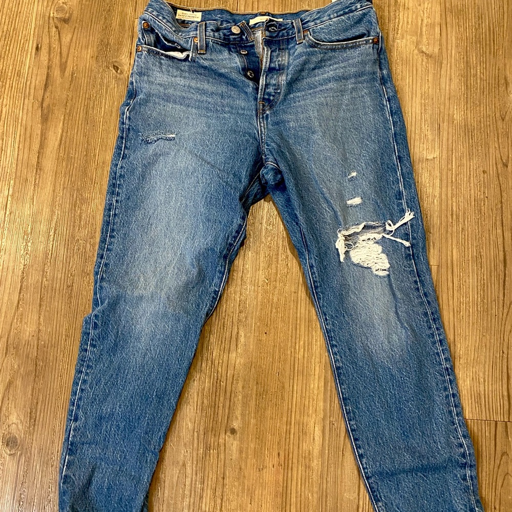 Levi Wedgie Crop Jeans